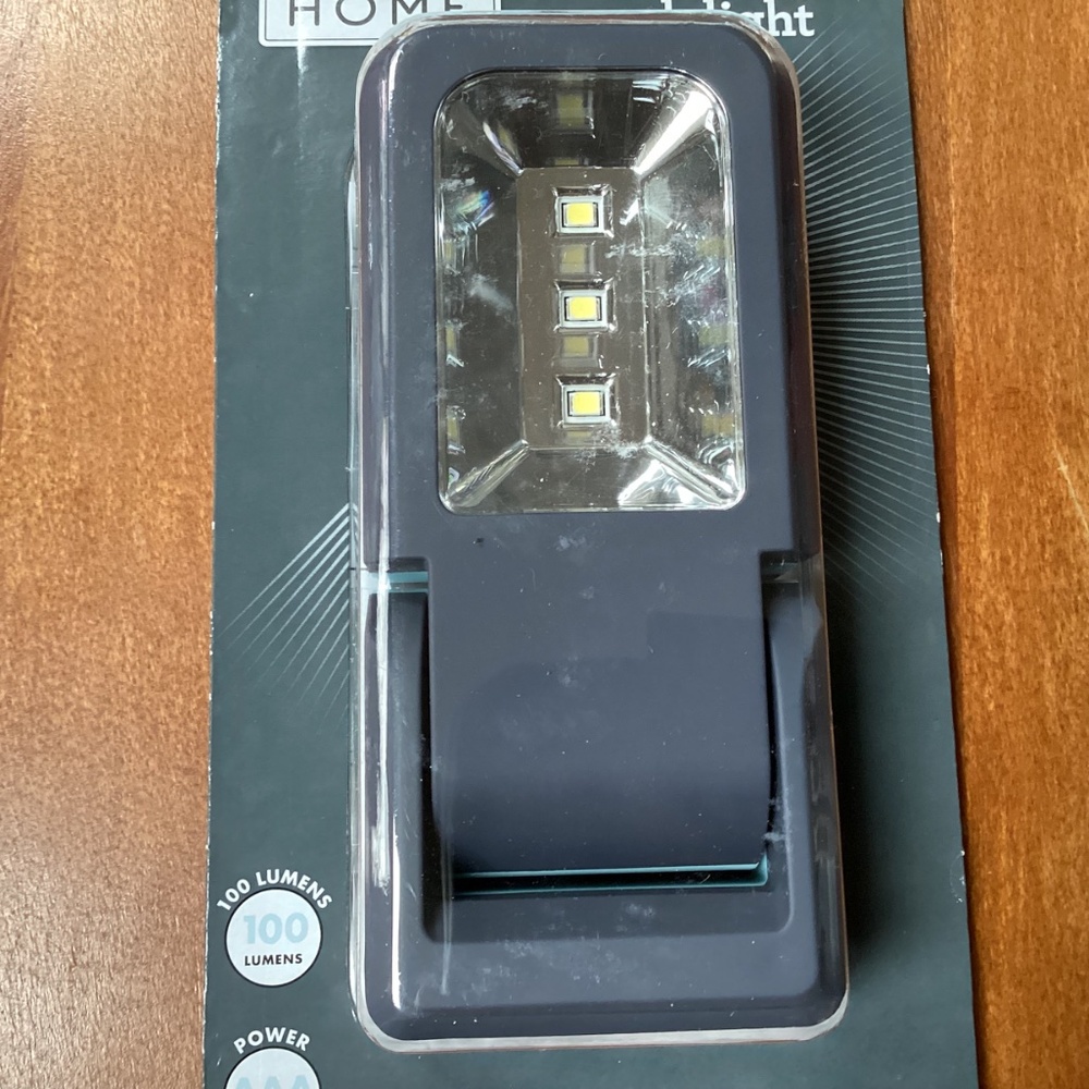 Complete Home LED Work Light New - Picture 3 of 9